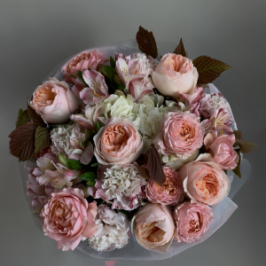 букет с шикарными пионовидными розами на ходынке