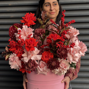 букет в шляпной коробке огромный